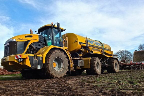 Экономичность и высокая производительность — Challenger Terra Gator 3244