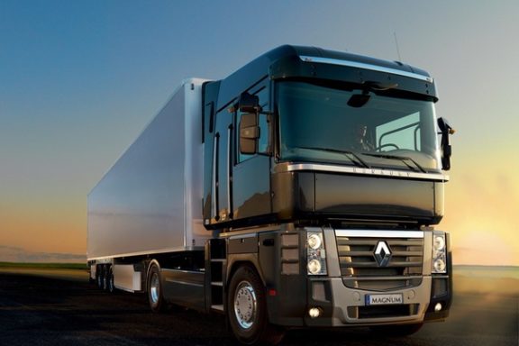 Тягач RENAULT — «грузовик года»