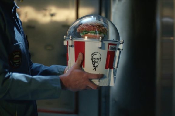 KFC отправил бургер в космос