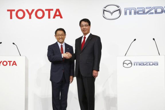 Mazda и Toyota вместе создадут электромобиль